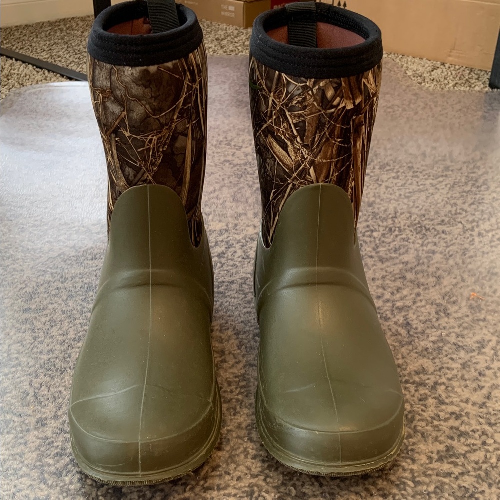 Magellan Outdoors Camouflage Waterproof Boots - Picture 2 of 8